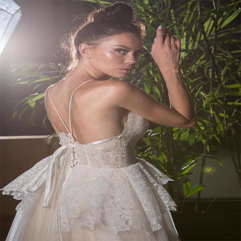 Newest Sexy Beach A Line Wedding Dresses Spaghetti Strap Sleeveless Lace Appliqued Wedding Dress Backless Bandage Custom Made Bridal Gown