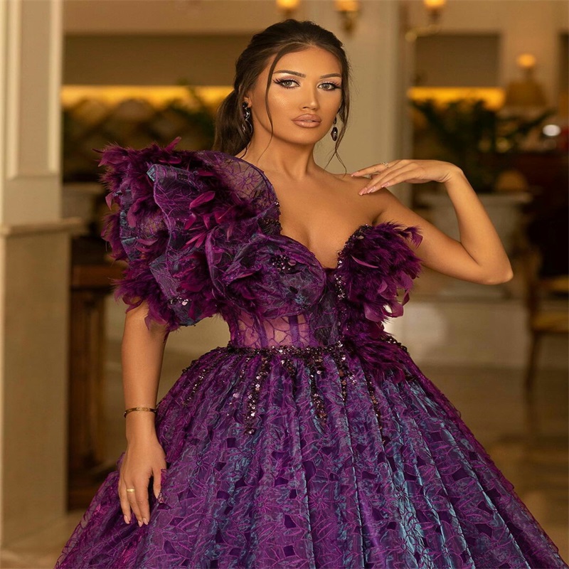 Purple Gorgeous Evening Dresses Sequins Feather Appliqued A-line Prom Dress Luxury Sweep Train Custom Made Backless Formal Gowns