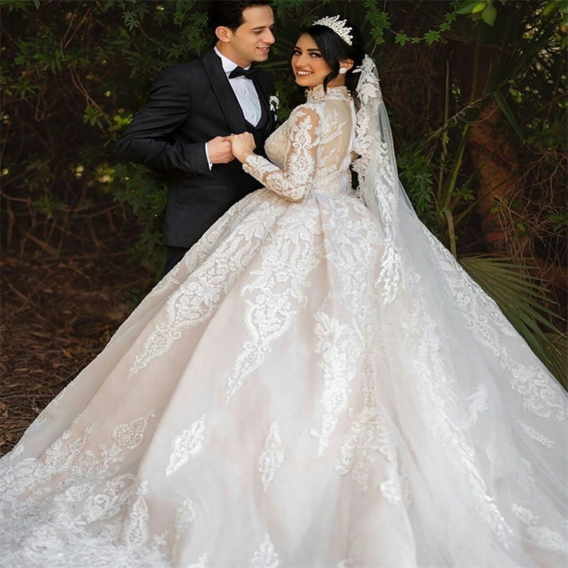 Plus Size 2020 High Neck Wedding Dresses Long Sleeves Appliqued Lace Bridal Gowns Elegant Custom Made Newest Large Church Wedding Dress