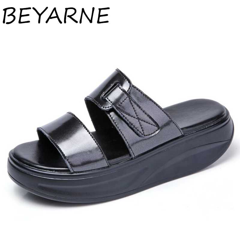 BEYARNE Summer Women Slides Flat Platform Quality Thick Bottom Fashion Gold Leather Slippers Women Solid Outdoors Ladies Slipper, Black 
BEYARNE Summer Women Slides Flat Platform Quality Thick Bottom Fashion Gold Leather Slippers Women Solid Outdoors Ladies Slipper, Black