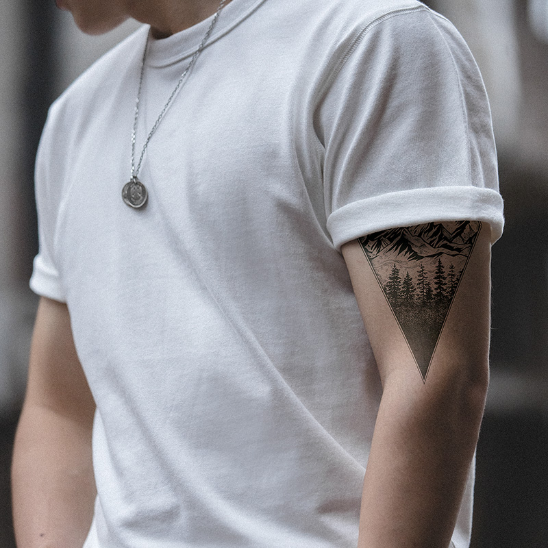 MADEN men's heavyweight cotton short-sleeved sleeve round neck solid color summer white T-shirt men, White-001
MADEN men's heavyweight cotton short-sleeved sleeve round neck solid color summer white T-shirt men, White-001