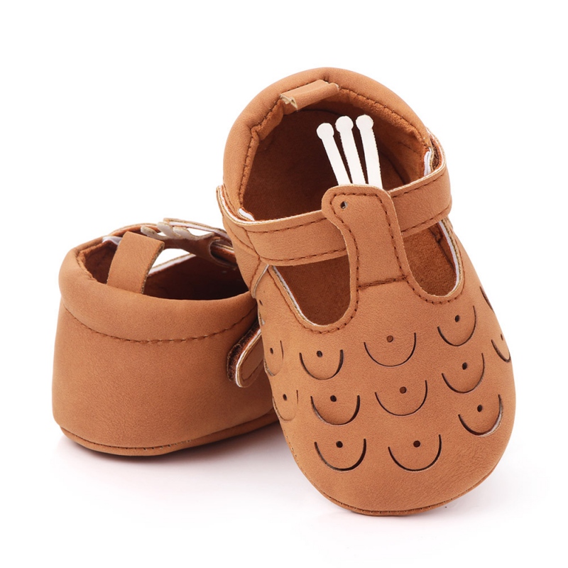 New Baby Girl First Step Shoes Baby Moccasins Soft Bottom Non-slip Toddler Peacock Hollow First Walkers Booties Girls Shoes
New Baby Girl First Step Shoes Baby Moccasins Soft Bottom Non-slip Toddler Peacock Hollow First Walkers Booties Girls Shoes