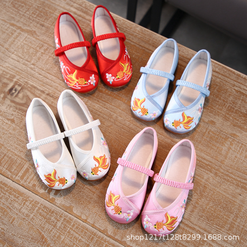 Children's Shoes Hanfu Shoes Children's Embroidered Flat Bottom Chinese Style Cloth Dance Performance Girls, White
Children's Shoes Hanfu Shoes Children's Embroidered Flat Bottom Chinese Style Cloth Dance Performance Girls, White