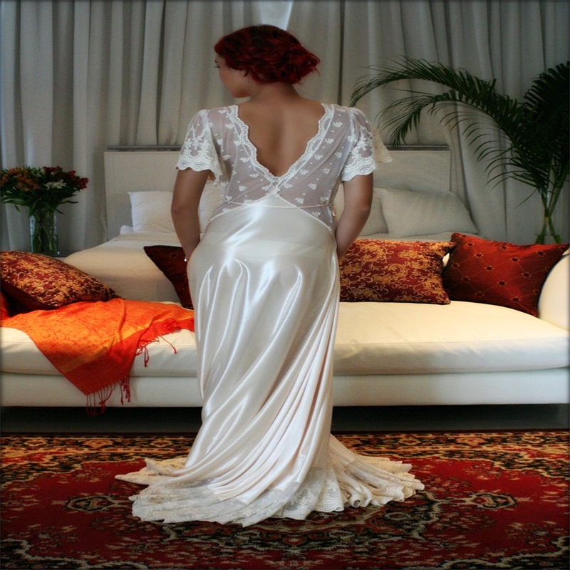 Elegant V-neck Short Sleeve Women Wedding Bath Robes Lace Ruched Satin Silk Sleepwear Custom Made Bride Pajama White Gowns Dresses Hot Sale