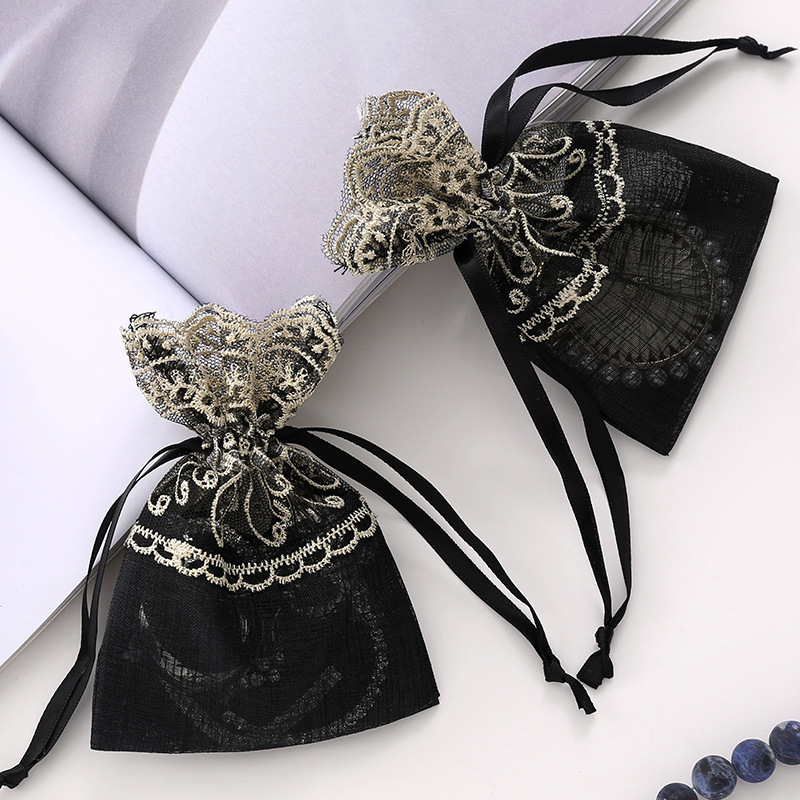6pcs 10x14 Black Gold Flower Lace Bag Jewelry Storage Bags Polyester Bag Drawstring Bundle Pocket Gift Bags Packaging
6pcs 10x14 Black Gold Flower Lace Bag Jewelry Storage Bags Polyester Bag Drawstring Bundle Pocket Gift Bags Packaging