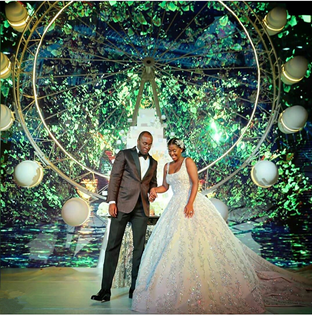Plus Size Wedding Dresses 2020 New Scoop Neck Lace Beaded African vestidos de novia Luxury Bridal Gowns with Long Train