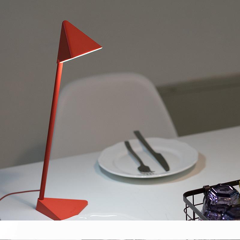 LED desk lamp style sent triangle desk lamp creative smart USB charging touch detachable LED desktop student reading eye protection lamp
LED desk lamp style sent triangle desk lamp creative smart USB charging touch detachable LED desktop student reading eye protection lamp