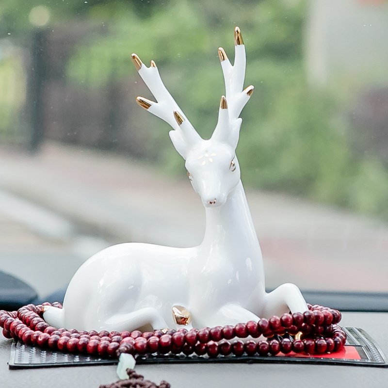 Vehicle ornaments High-end jewelry deer Vehicle accessories Interior decorations mountings Fashionable and elegant
Vehicle ornaments High-end jewelry deer Vehicle accessories Interior decorations mountings Fashionable and elegant