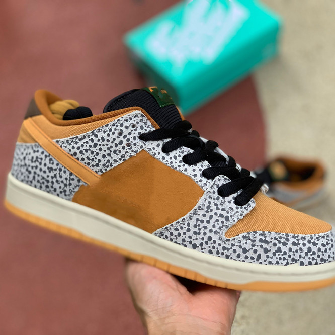 Low Safari CD2563 002 with BLACK ORANGE CEMENT GREY OUTDOOR women mens fashion trainers new mens 2020 designer sneakers schoenen
Low Safari CD2563 002 with BLACK ORANGE CEMENT GREY OUTDOOR women mens fashion trainers new mens 2020 designer sneakers schoenen