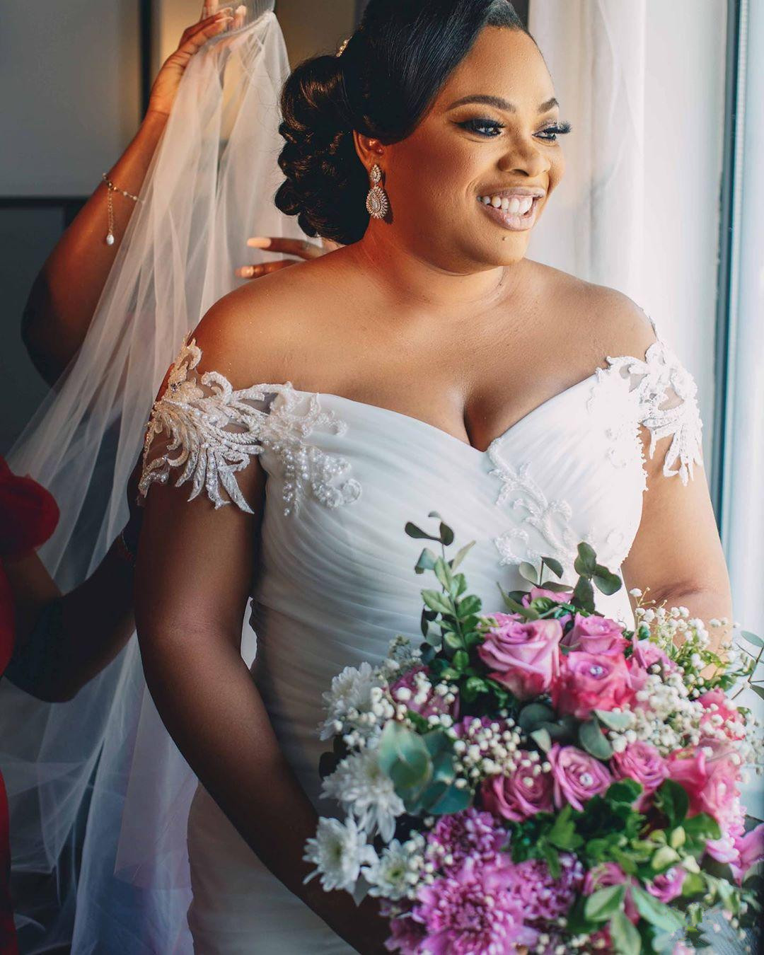 Arabic Aso Ebi Wedding Dresses Plus Size Off Shoulder Lace Applique Bridal Gowns Ruffles Elegant Tulle robes de mariée