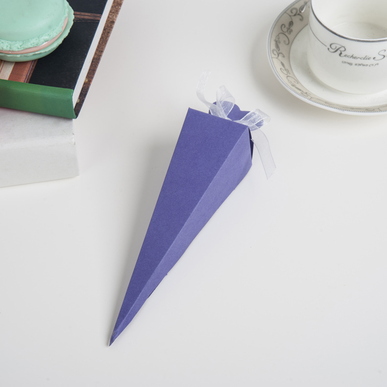 50pcs Solid Color Wedding Candy Box Cone Shape Gift Packaging Boxes Bag Christmas Event Candy Paper Boxes Supplies