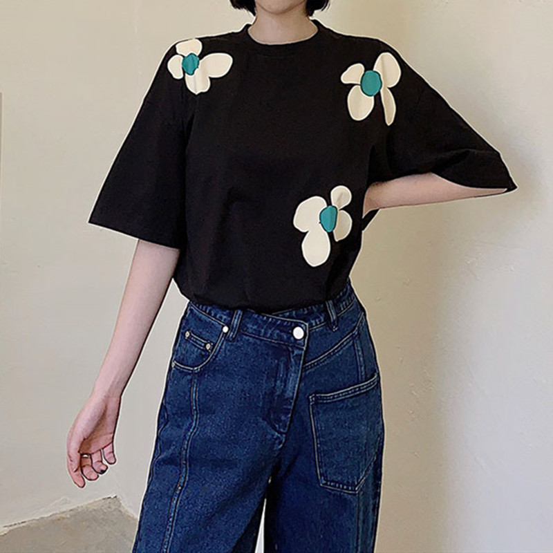 Cotton Women Black T Shirt 2020 Summer O-neck Floral Print Simple Loose Casual Tee Tops Female T-shirts
Cotton Women Black T Shirt 2020 Summer O-neck Floral Print Simple Loose Casual Tee Tops Female T-shirts