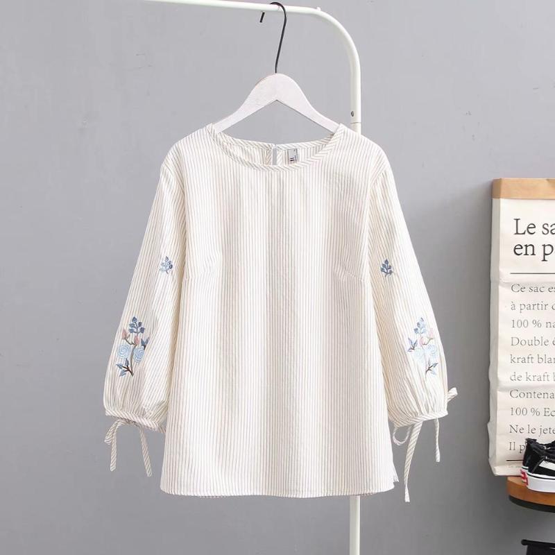 O-neck embroidery Sleeve women cotton loose blouse 2020 new plus size casual ladies soft shirts pullover tops female oversize, Beige
O-neck embroidery Sleeve women cotton loose blouse 2020 new plus size casual ladies soft shirts pullover tops female oversize, Beige