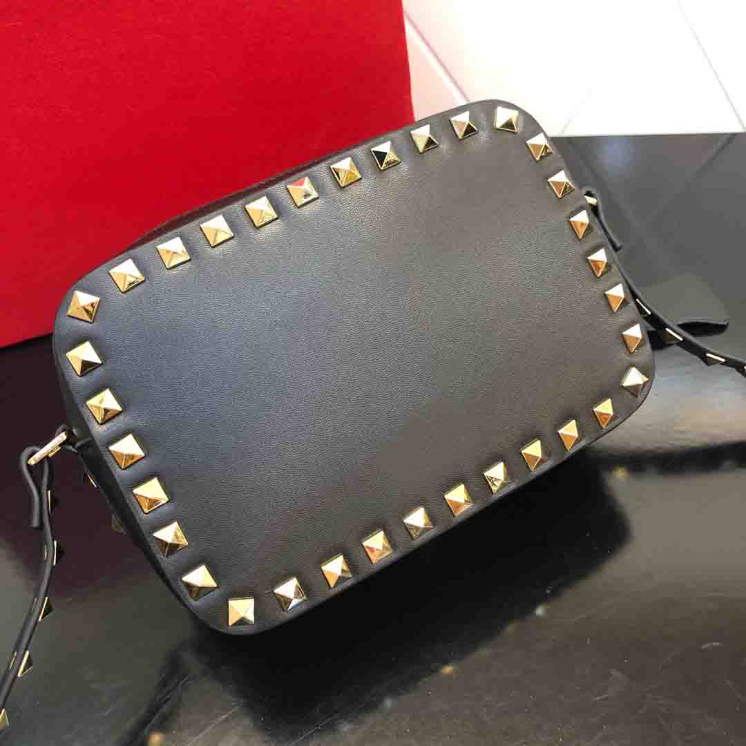 High quality real cowhide leather bag fashion willow nail womens small square bag classic camera bag
High quality real cowhide leather bag fashion willow nail womens small square bag classic camera bag