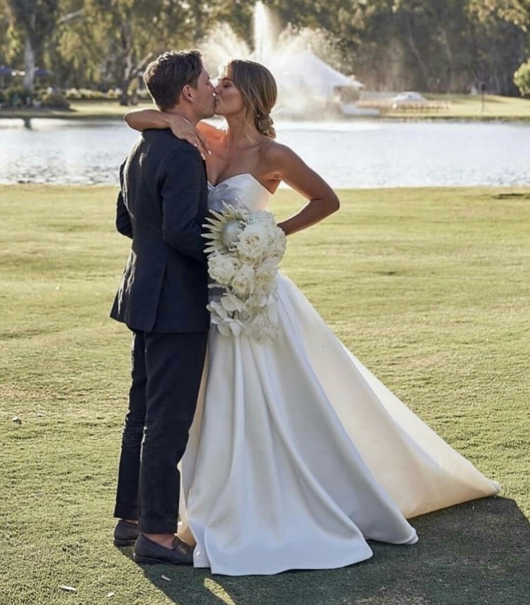 Elegant Satin Wedding Dresses 2 Pieces Sweetheart Neck Backless Bridal Gowns Boho Simply Style Sweep Train A Line Wedding Dress