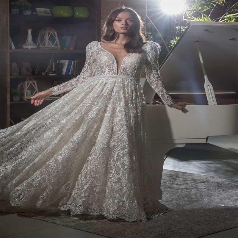 Royal Elegant A Line Wedding Dresses Jewel Neck Sheer Long Sleeve Full Lace Appliqued Wedding Dress Custom Made Sweep Train Robes De Mariée
