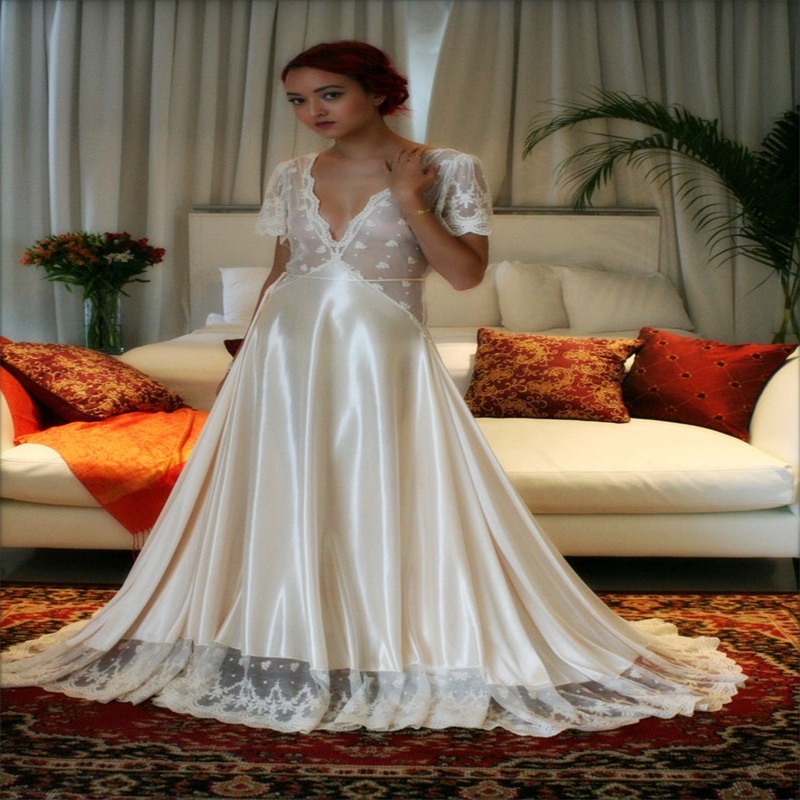 Elegant V-neck Short Sleeve Women Wedding Bath Robes Lace Ruched Satin Silk Sleepwear Custom Made Bride Pajama White Gowns Dresses Hot Sale