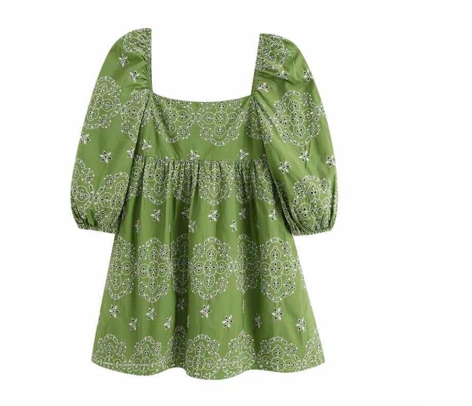 2020 Green New women vintage square collar hollow out embroidery pleats mini dress female casual vestidos chic party dresses
2020 Green New women vintage square collar hollow out embroidery pleats mini dress female casual vestidos chic party dresses
