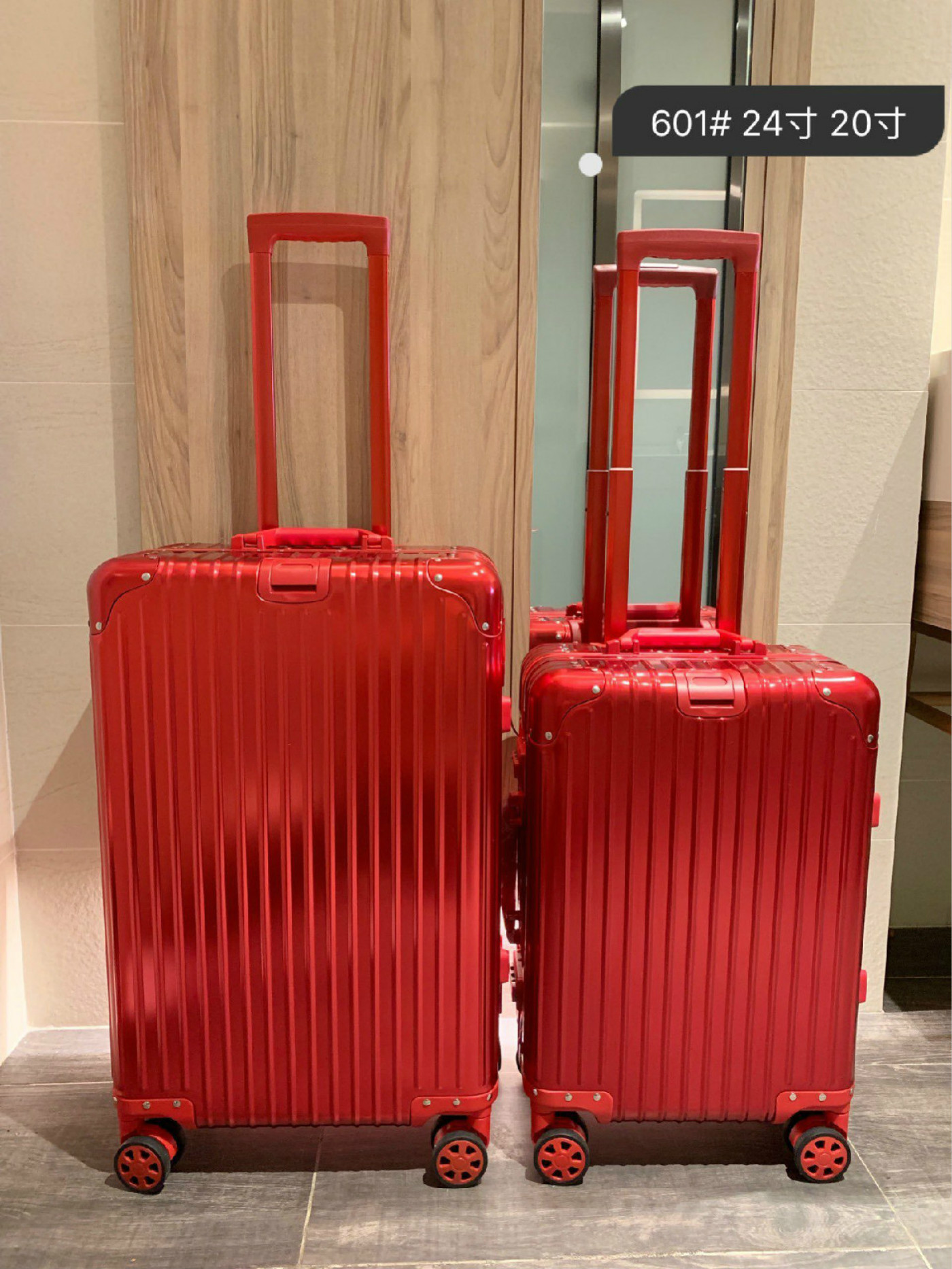High Quality PC Anti-wear Material TSA Customs Lock Thickened Aluminum Alloy Suitcase Corner Large Capacity Travel Case Air Case 24
High Quality PC Anti-wear Material TSA Customs Lock Thickened Aluminum Alloy Suitcase Corner Large Capacity Travel Case Air Case 24