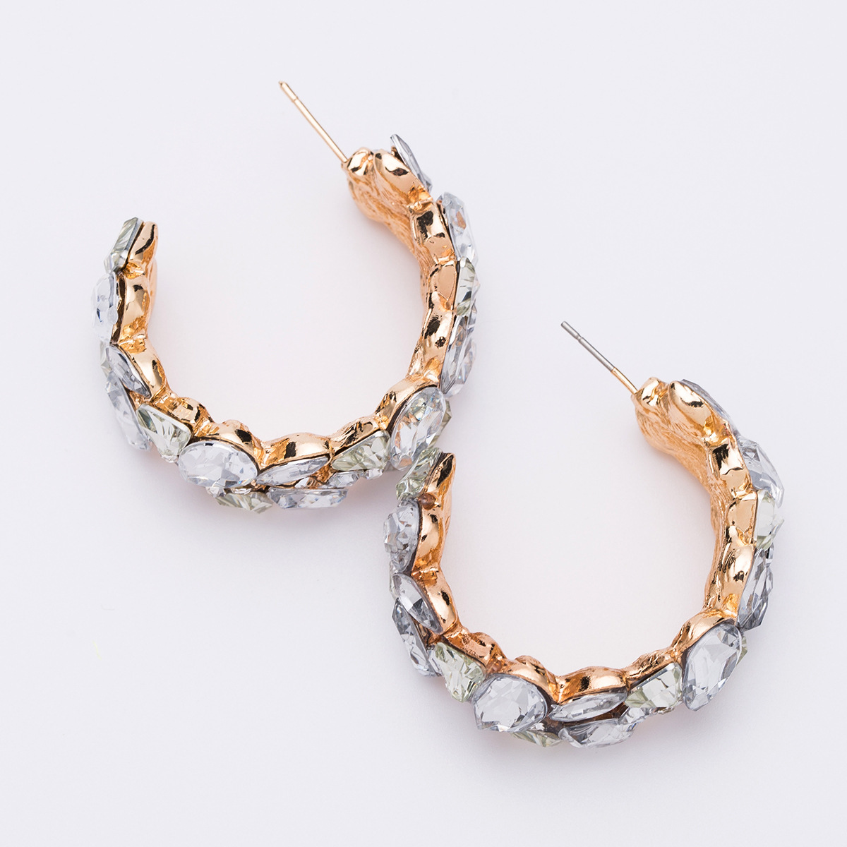 Exaggerated earrings C- type acrylic Diamond geometric earrings women's fashion earrings
Exaggerated earrings C- type acrylic Diamond geometric earrings women's fashion earrings