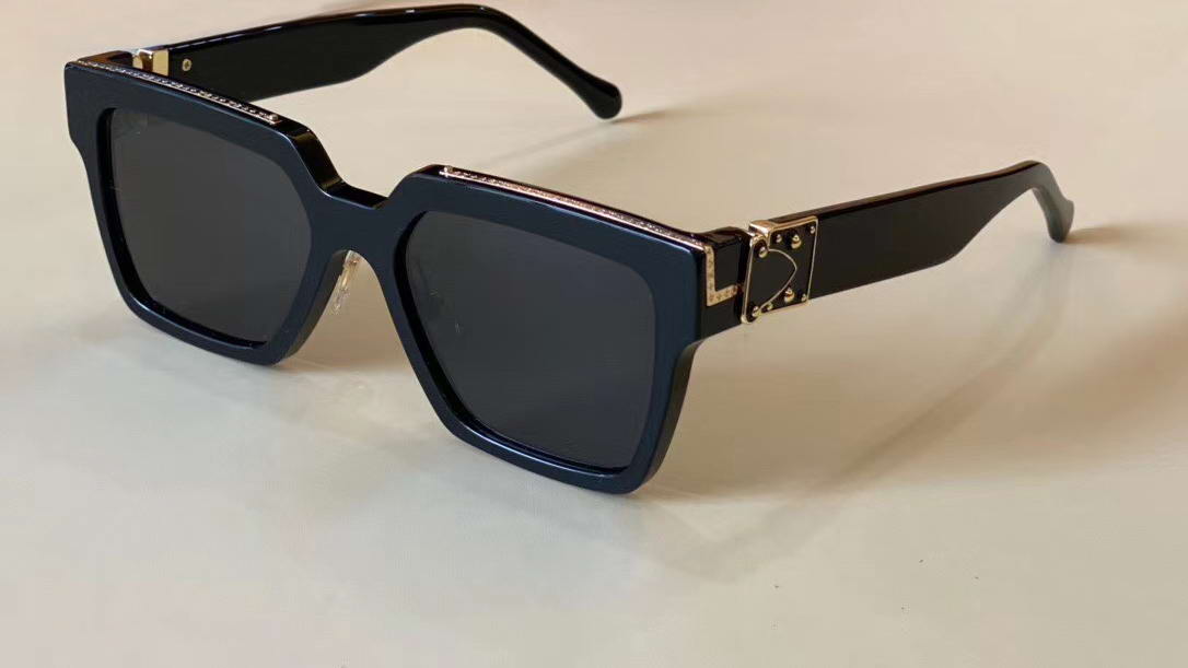 Cool Black Gold Square Sunglasses Grey Lens 56mm Fashion Millionaire Sunglasses 2179 Men Shades wth Box
Cool Black Gold Square Sunglasses Grey Lens 56mm Fashion Millionaire Sunglasses 2179 Men Shades wth Box
