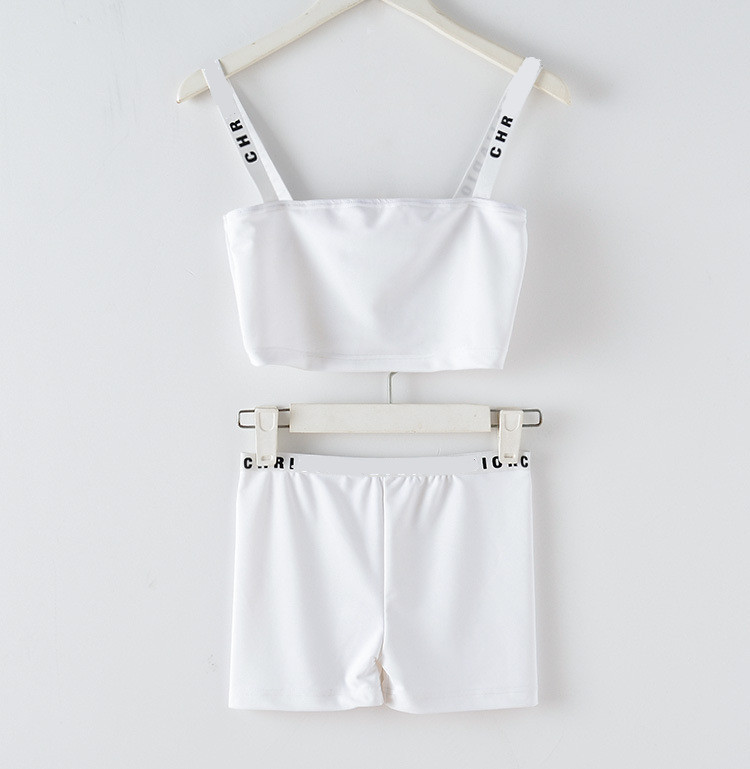 2020 New design women's star same style runway fashion letter print spaghetti strap short up-navel crop top vest bustier and short suit, Nude shorts
2020 New design women's star same style runway fashion letter print spaghetti strap short up-navel crop top vest bustier and short suit, Nude shorts