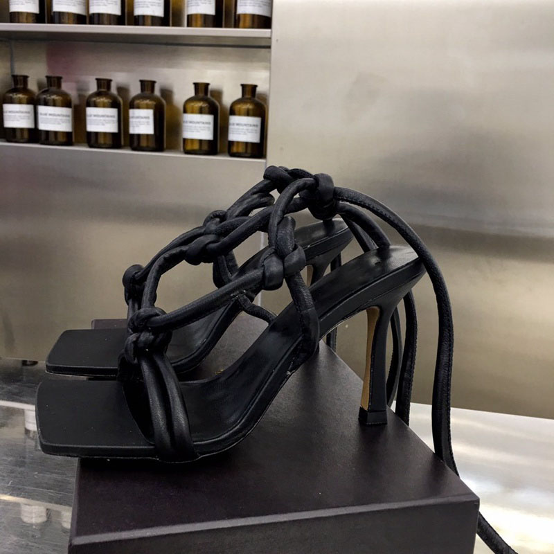 Fashion luxury women designer sandals designer Flip Flops leather Strappy sandals 2020 new dress shoes summer wedding woman high heels, Black
Fashion luxury women designer sandals designer Flip Flops leather Strappy sandals 2020 new dress shoes summer wedding woman high heels, Black