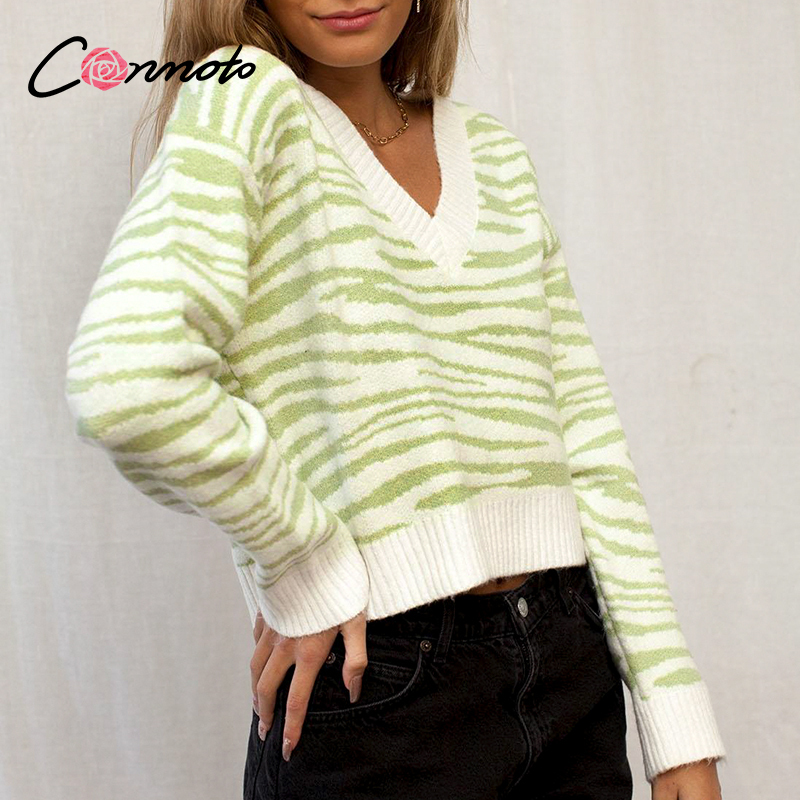 Conmoto Pale green v-neak women jumper Animal grain female ladies women jumper Contrast color soft
Conmoto Pale green v-neak women jumper Animal grain female ladies women jumper Contrast color soft