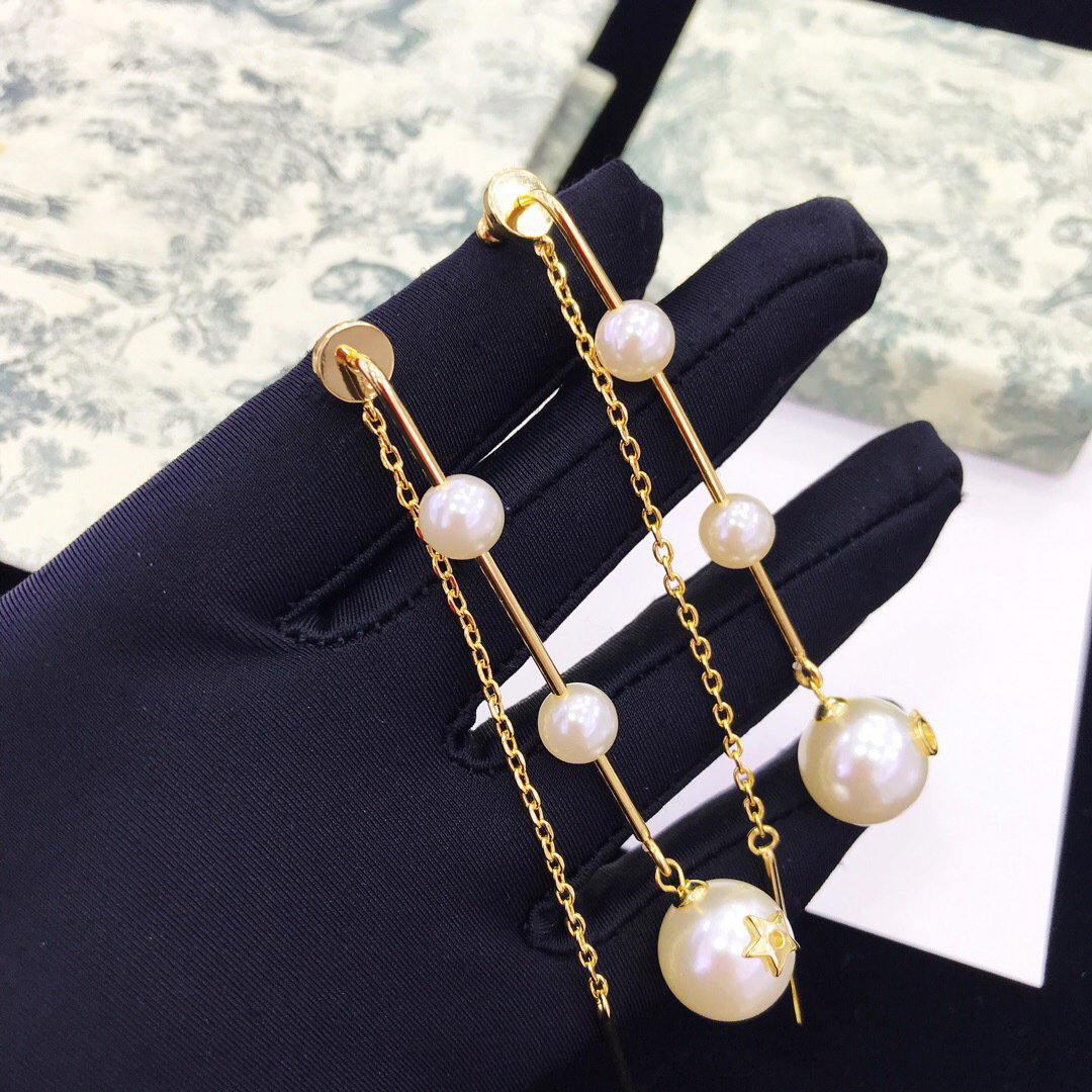 d home same size pearl tassel five-pointed star face thin earrings women's long super fairy silver needle earrings
d home same size pearl tassel five-pointed star face thin earrings women's long super fairy silver needle earrings