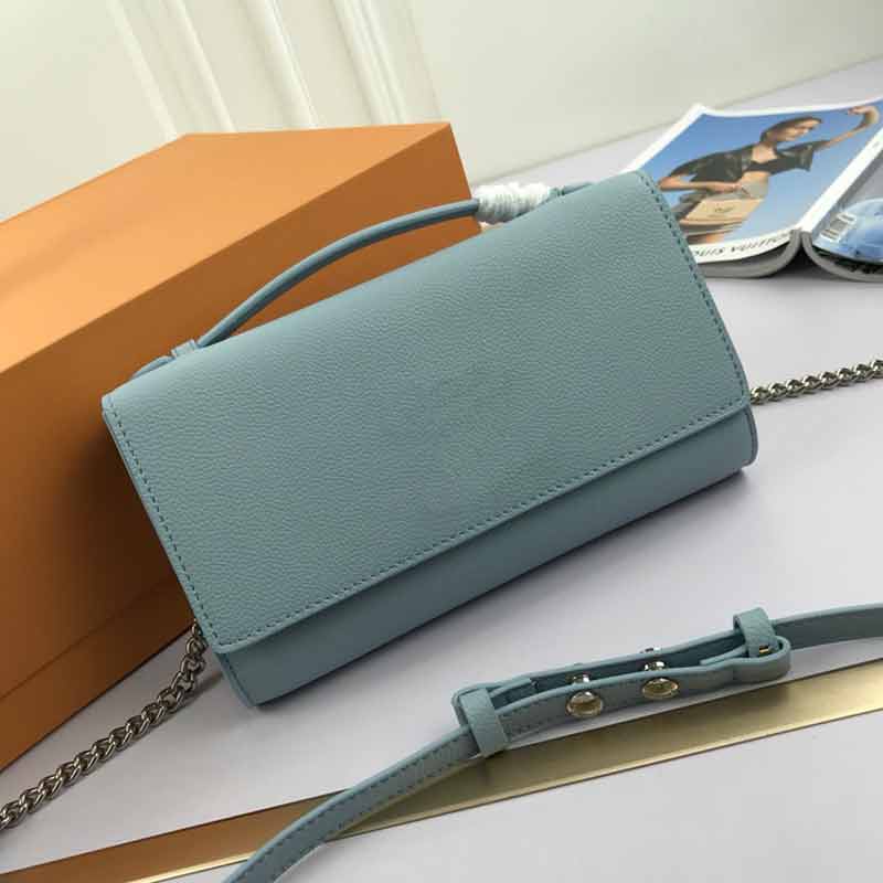 Fashion totes Handbags M56088 LOCKME CLUTCH L flower genuine leather shoulder crossbody litchi pattern real leather bags, Blue
Fashion totes Handbags M56088 LOCKME CLUTCH L flower genuine leather shoulder crossbody litchi pattern real leather bags, Blue