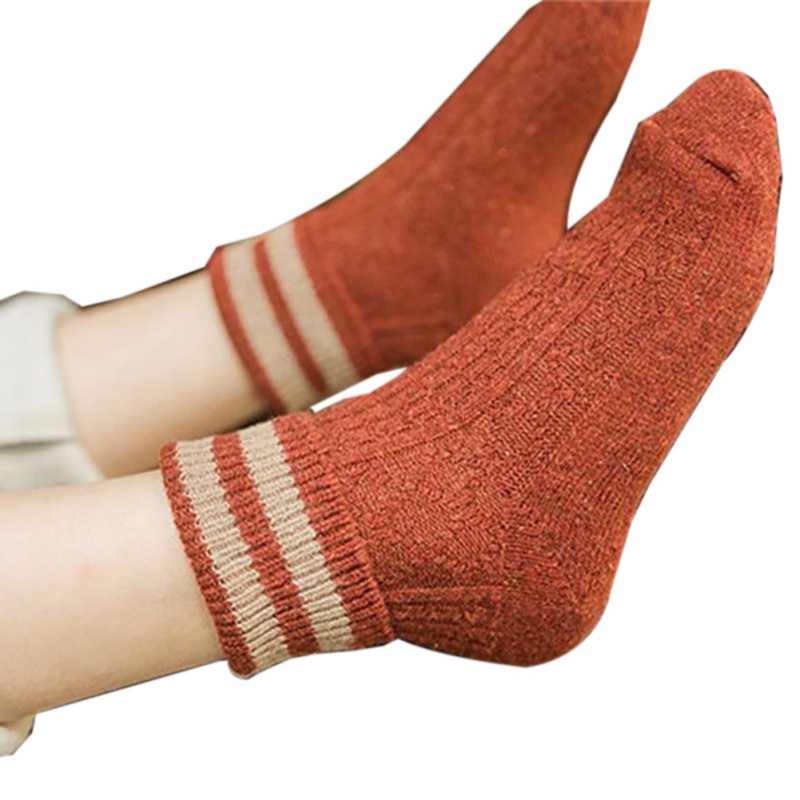 Women Autumn Winter Camping Hiking Cycling Socks Striped Soft Comfortable socks Cashmere Cotton Wool Thick Warm Sport
Women Autumn Winter Camping Hiking Cycling Socks Striped Soft Comfortable socks Cashmere Cotton Wool Thick Warm Sport