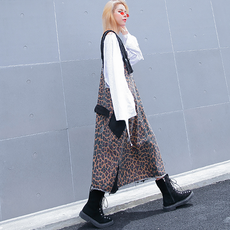 EAM New Spring Summer Strapless Pattern Printed Holes Pocket Split Joint Loose Long Dres Fashion JG852 T200320