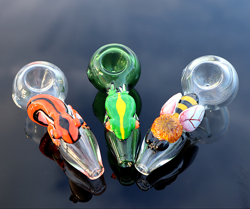 New 4.3 inch Animal and Insect theme Glass Hand Pipe Hookah Glass Pipes glass oil burner pipe heady smoking oil rig
New 4.3 inch Animal and Insect theme Glass Hand Pipe Hookah Glass Pipes glass oil burner pipe heady smoking oil rig