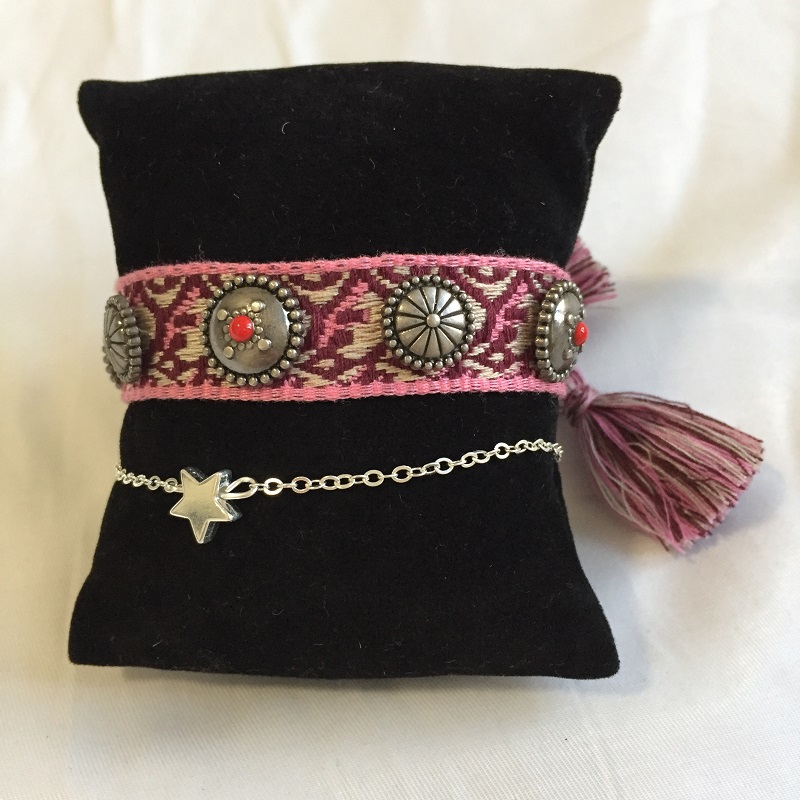 Knotting tassel bracelet can be worn with any summer dresses, fashionable arm stack for girls and hip-hop style
Knotting tassel bracelet can be worn with any summer dresses, fashionable arm stack for girls and hip-hop style