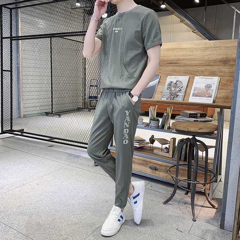 2020 Summer Sports Suit Men's Chiffon Tracksuits Designed Short-sleeved Round neck T-shirt Men Casual Cotton Tracksuit
2020 Summer Sports Suit Men's Chiffon Tracksuits Designed Short-sleeved Round neck T-shirt Men Casual Cotton Tracksuit