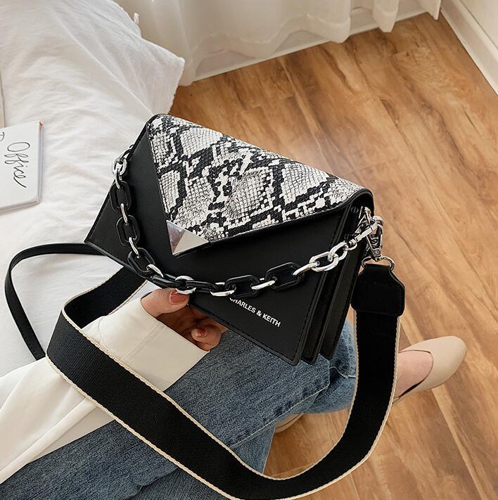 Factory wholesale women bag snakeskin chain handbag elegant atmosphere contrast leather womens shoulder bags trend leathers fashion handbags
Factory wholesale women bag snakeskin chain handbag elegant atmosphere contrast leather womens shoulder bags trend leathers fashion handbags