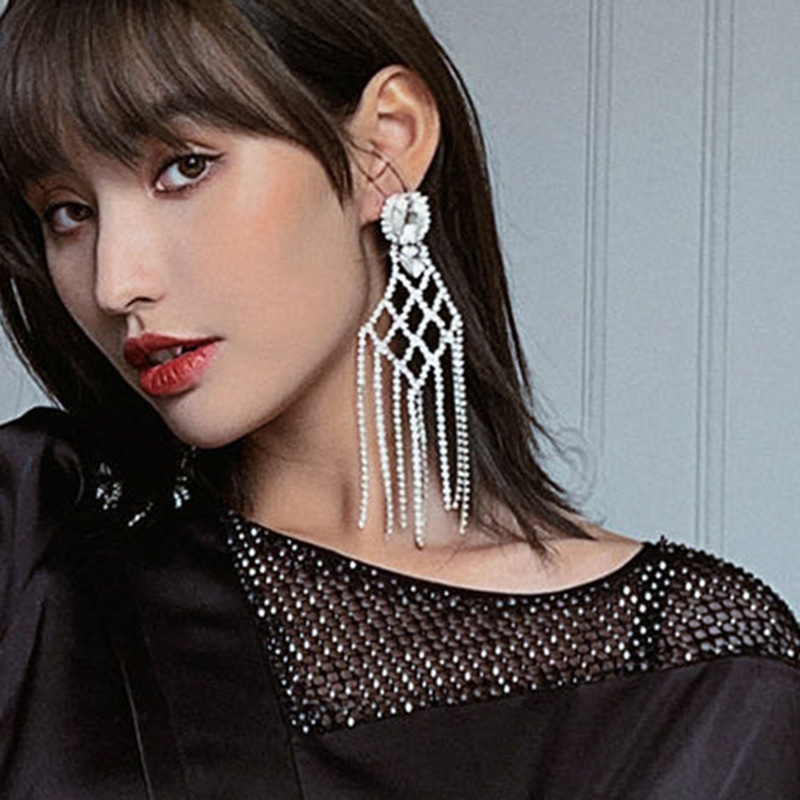 Fashion style exaggerated alloy diamond mesh tassel earrings women's temperament dinner claw chain earrings