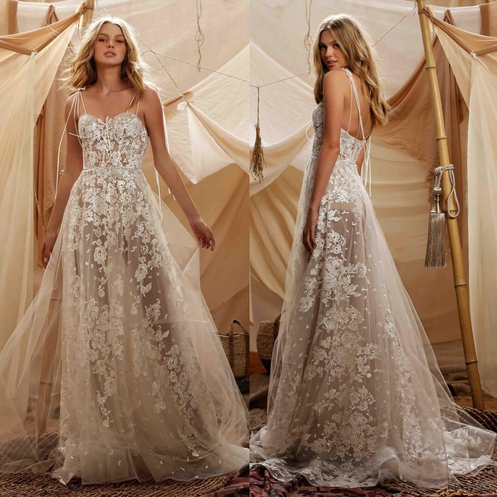 Berta Lace Stylish Beach Wedding Dresses Spaghetti Straps A Line Sequined Bridal Gowns Sweep Train Tulle Robe De Marie