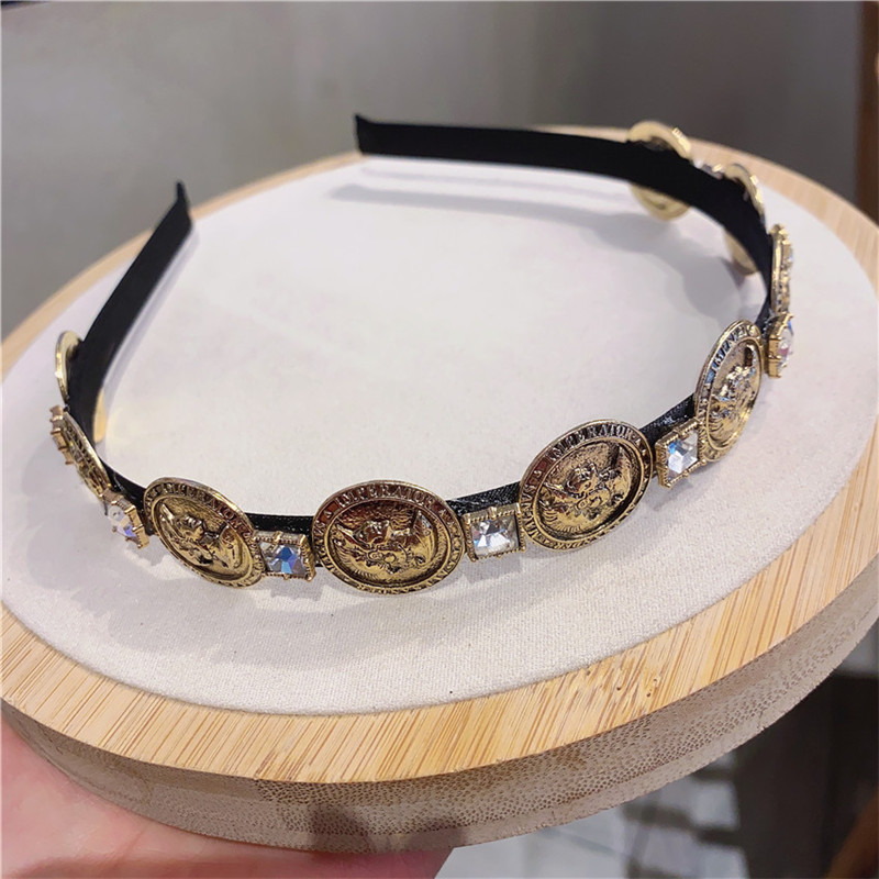 Retro Baroque Palace Hairband Coins Diamonds Headbands Simple Non-Slip Hairpin Wash Face Hairband Women Hair Accessories
Retro Baroque Palace Hairband Coins Diamonds Headbands Simple Non-Slip Hairpin Wash Face Hairband Women Hair Accessories