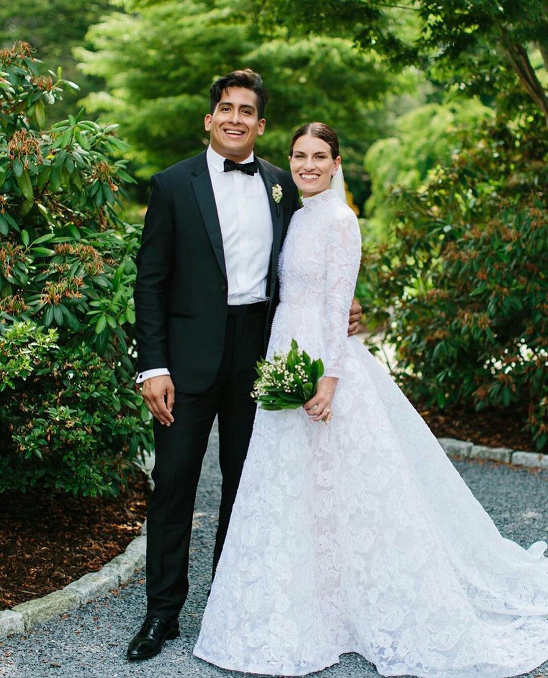 Elegant Counrty Wedding Dresses A Line High Collar Lace Applique Boho Wedding Gowns Long Sleeve Illusion Bridal Dress