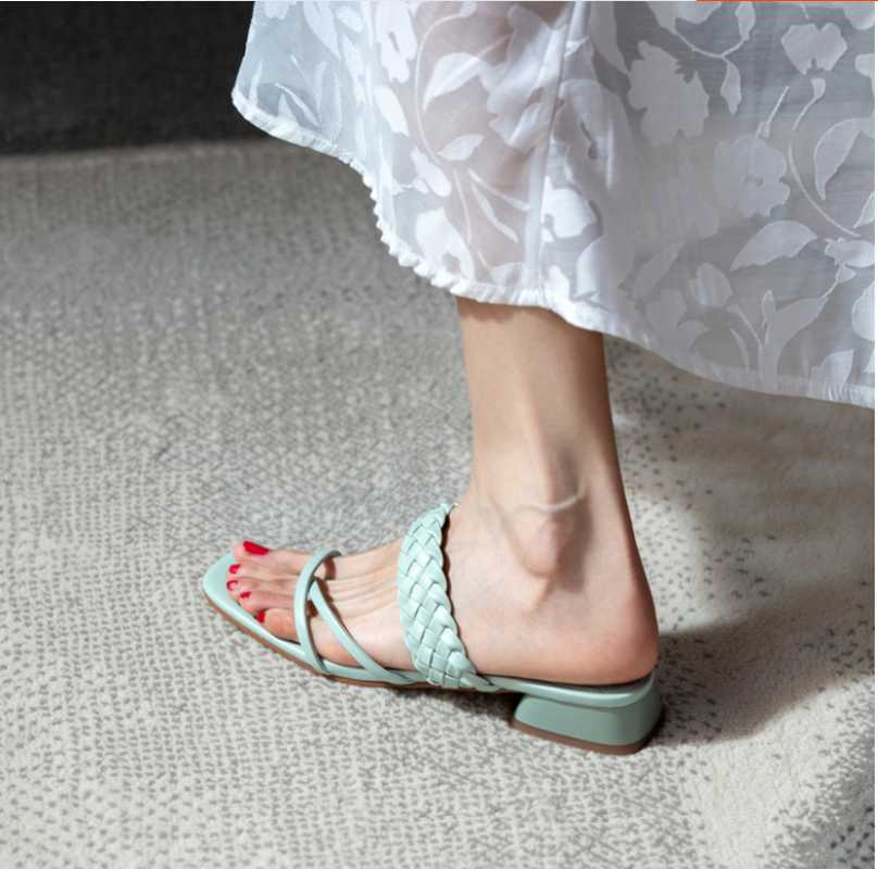 2020 New Fashion Women Sandals Low Heel sandal Back Strap Summer Shoes Gladiator Casual Sandal Narrow Band zapatos mujer Shoe, Beige
2020 New Fashion Women Sandals Low Heel sandal Back Strap Summer Shoes Gladiator Casual Sandal Narrow Band zapatos mujer Shoe, Beige
