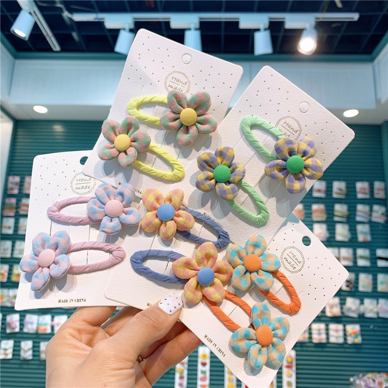 1 Pair Korean Children's Beautiful Cute Lattice Fabric Button Flower BB Clip Fashion Sweet Girl Baby Barrettes Hair Accessories
1 Pair Korean Children's Beautiful Cute Lattice Fabric Button Flower BB Clip Fashion Sweet Girl Baby Barrettes Hair Accessories