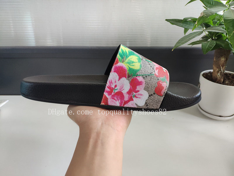 2020 New Mens Womens Summer Sandals Beach Slide Platform Designer Casual Slippers Print Leather Flowers Wide Slipper Flat Flip Flop 36-45, Extra shoes box
2020 New Mens Womens Summer Sandals Beach Slide Platform Designer Casual Slippers Print Leather Flowers Wide Slipper Flat Flip Flop 36-45, Extra shoes box