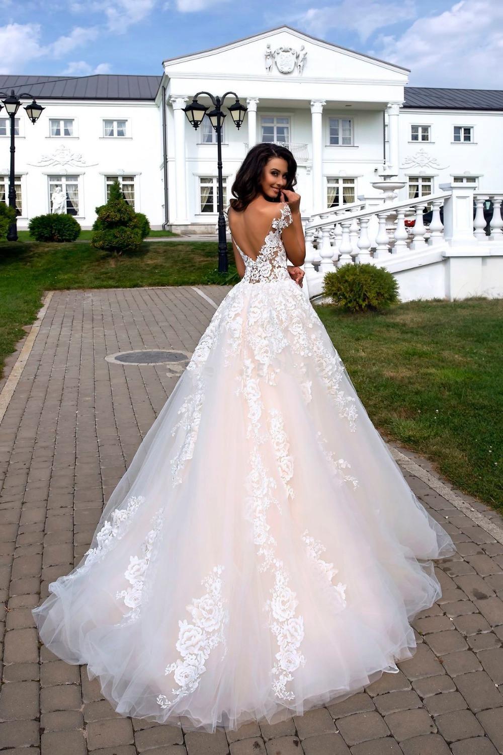 New A Line Princess Plus Size Dresses Off Shoulder V Neck Tulle Backless Lace Appliques Boho Wedding Bridal Gown Vestido De Noiva