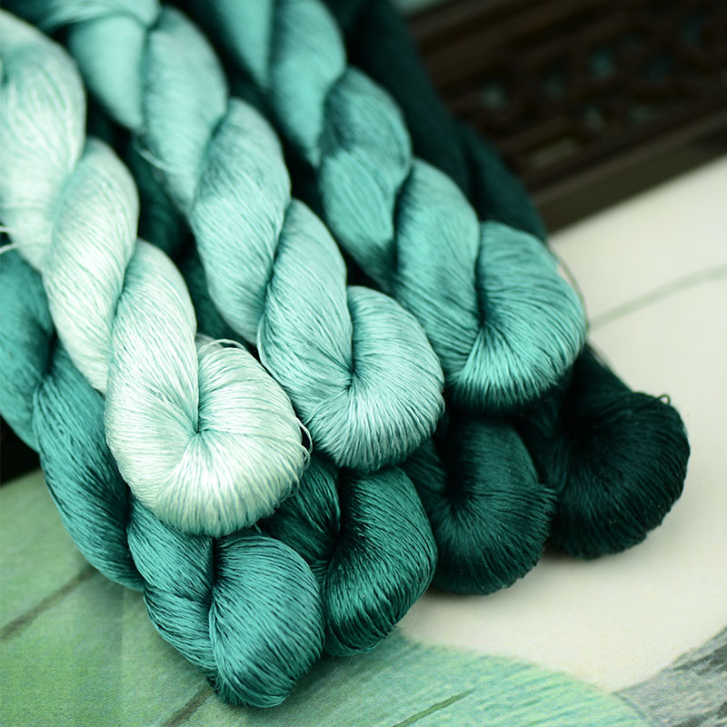 1pcs/400m silk embroidery thread / 100% silk thread /hand embroidery embroider cross stitch/Algal green/7 gradient color
1pcs/400m silk embroidery thread / 100% silk thread /hand embroidery embroider cross stitch/Algal green/7 gradient color