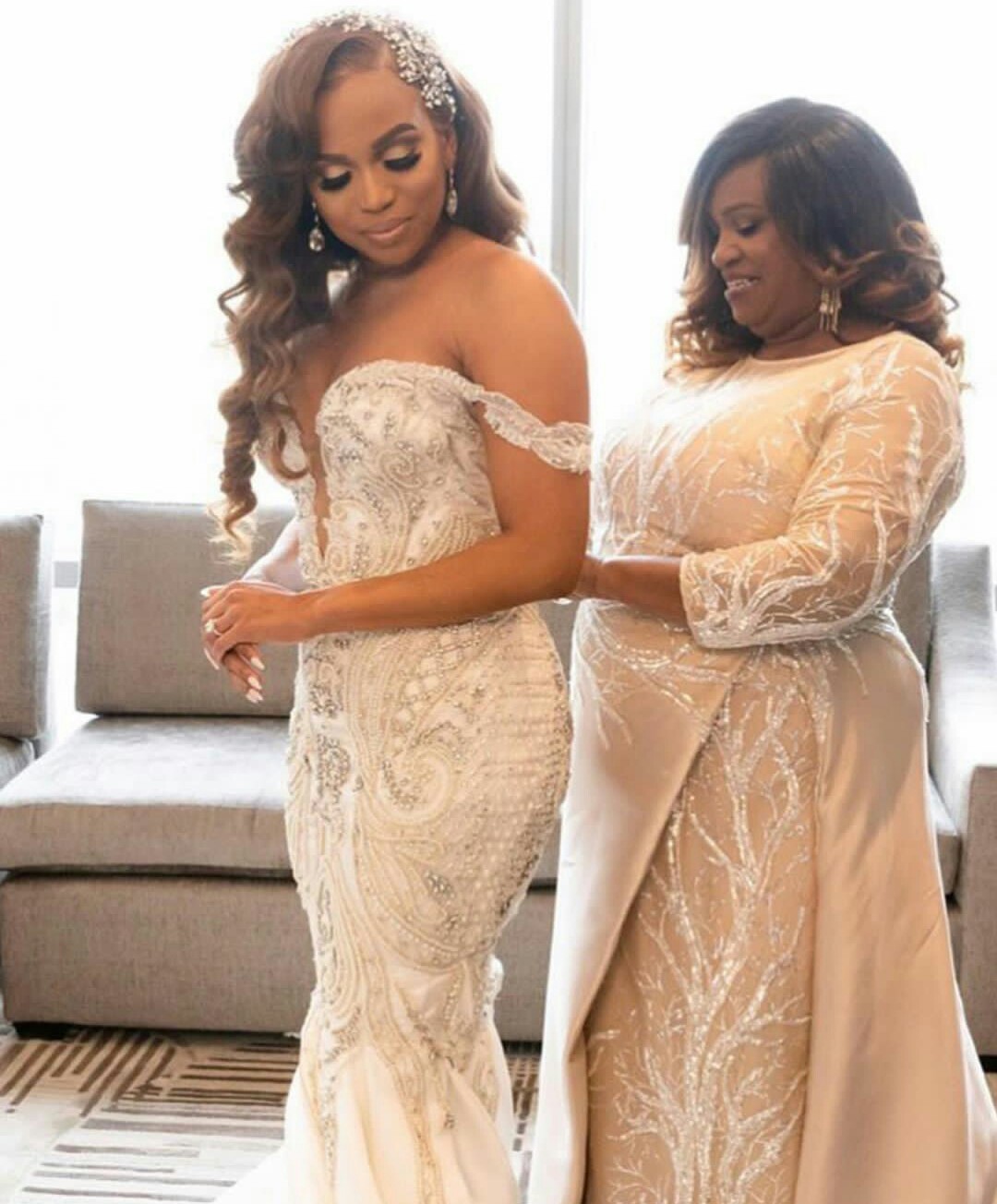 South African Mermaid Wedding Dresses Plus Size Off Shoulder Long Train Black Girls Robe De Mariee Lace Beaded Luxury Wedding Gowns