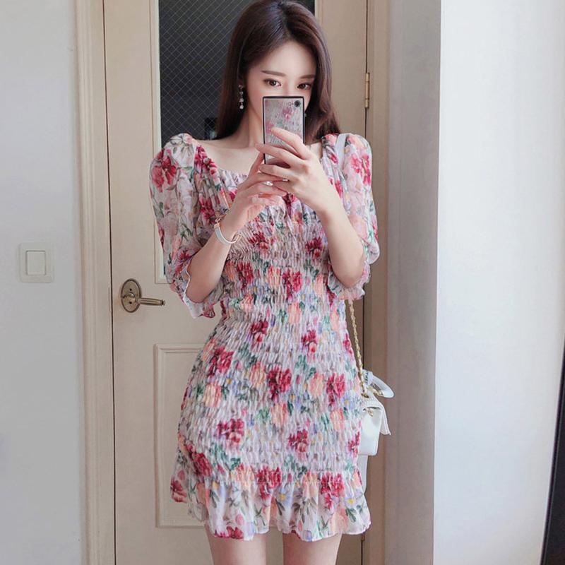 Open-necked dress back hollow foam sleeve sexy temperament tight package hip small floral dress 2020 summer, Black;gray
Open-necked dress back hollow foam sleeve sexy temperament tight package hip small floral dress 2020 summer, Black;gray
