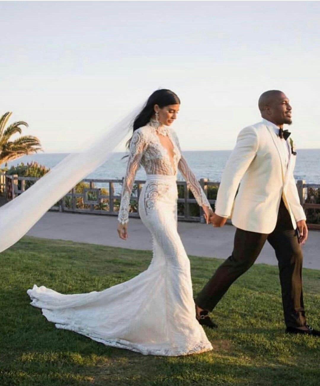 High Collar Dubai Mermaid Dresses 2020 Backless Lace Long Sleeve Beach Wedding Gowns Elegant vestidos de novia