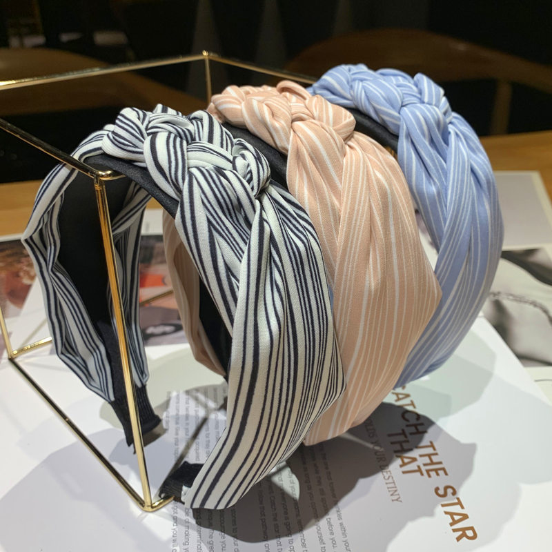 Simple Sweet Striped Braid Headbands Lady Hair Hoop Hairbands Female Fashion Headwear Headbands Bezel Hair Accessories Wholesale
Simple Sweet Striped Braid Headbands Lady Hair Hoop Hairbands Female Fashion Headwear Headbands Bezel Hair Accessories Wholesale