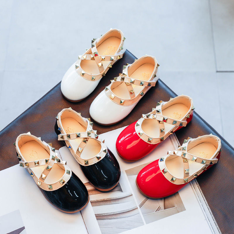 Children Baby Girls Shoes Infant Baby Girls Wild Dance Performance Single Princess Rivet Fashion Casual Shoes Cross Belt Flats, Sock
Children Baby Girls Shoes Infant Baby Girls Wild Dance Performance Single Princess Rivet Fashion Casual Shoes Cross Belt Flats, Sock